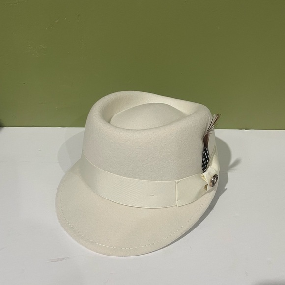 Bruno Capelo Other - Bruno Capelo cap hat Australia wool ivory baseball